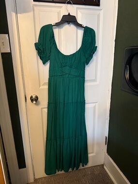 Trixxi Emerald Green Scoop Neck Tiered Maxi Dress with Puff Sleeves